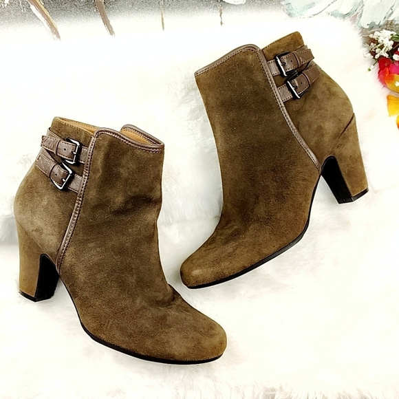 Sofft Shoes - Sofft Leather Ankle Bootie With Side Zip Size 9